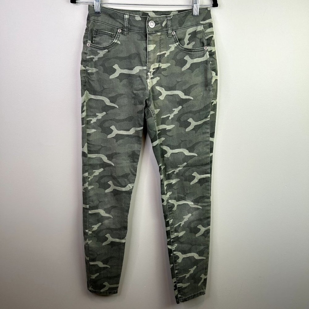 Maurcies camo ankle jeans‎ size small regular